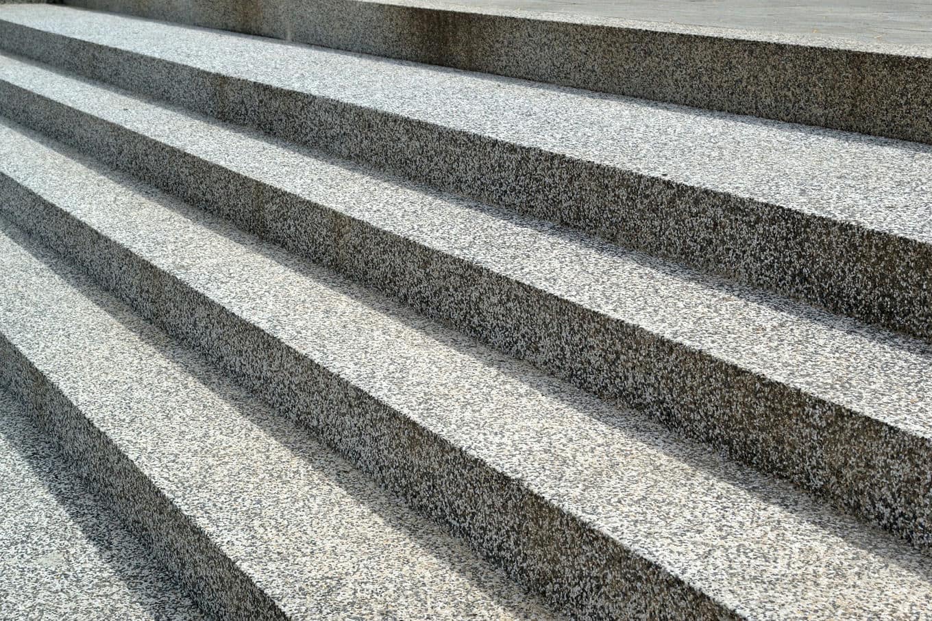 granitowe schody